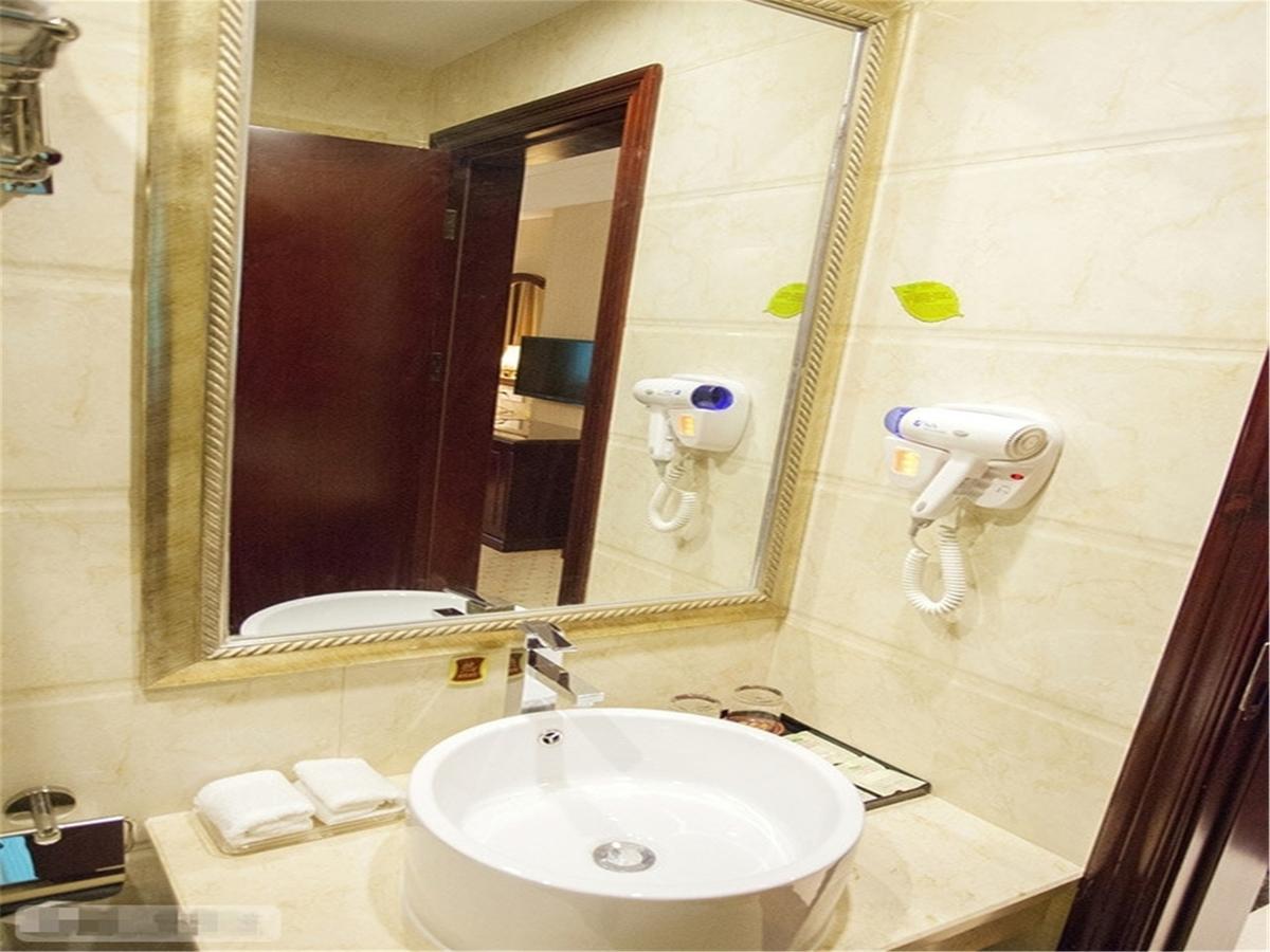Vienna International Hotel Shanghai Hengshan Road Buitenkant foto
